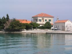 Plaža Sv. Petar, Poljana