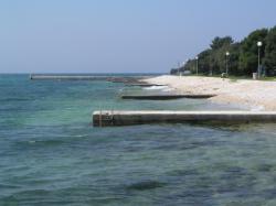 Plaža Punta Skala- obiteljske kuće, Petrčane