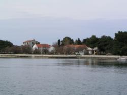 Mjesno kupalište (Uvala Široka), Ist