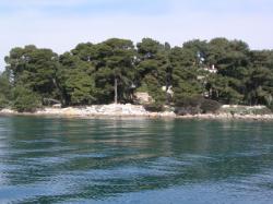 Plaža otočić Galovac, Preko