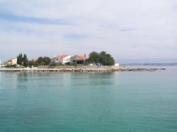 Plaža Sv. Petar, Poljana