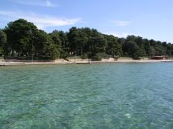 Plaža Iza banja, Sv. Filip i Jakov