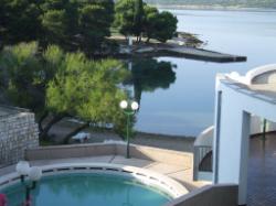 Pirovac; Hotel Miran